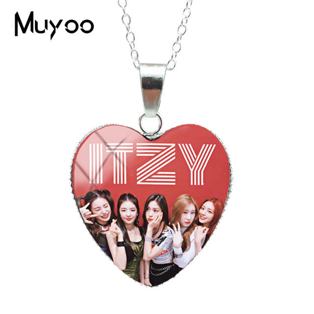 ITZY Pendant Heart Necklace (8 Designs)